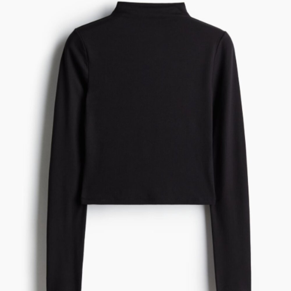 Long sleeve crop top